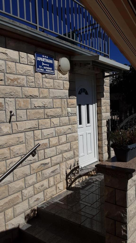 Primasrima Apartments Vodice Eksteriør bilde